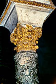 L'Alcazar di Siviglia, dettaglio di uno dei capitelli del Patio de la Munecas.
