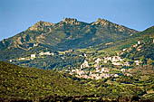 Cap Corse. Il sentiero dei doganieri, il paese di Bettolacce nel Comune di Rogliano, sopra Macinaggio 