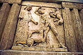 Palermo, museo Salinas, metope di Selinunte, Artemide e Atteone, divorato dai cani di Artemide (Tempio E) 