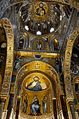 Palermo - Palazzo dei Normanni, Cappella Palatina: il catino abisidale centrale e la cupola sopra il presbiterio con le immagini del Cristo Pantocrator.