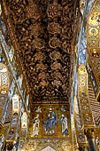 Palermo - Palazzo dei Normanni, Cappella Palatina: soffitto in stile arabo della navata centrale. 