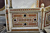 Palermo - Palazzo dei Normanni, Cappella Palatina: dettaglio delle decorazione della scalinata che porta alla cripta. 