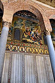 Palermo - Palazzo dei Normanni: colonne del portico d'ingresso che precede la cappella Palatina.