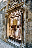 Spalato, Palazzo Papalico, portale d'ingresso.