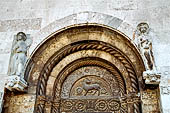 Zara, la cattedrale di S. Anastasia, portale laterale.