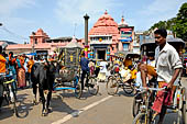 Orissa - Puri, the Grand road. The main street of Puri lined with bazaars and stalls the road is is usually jammed with pilgrims. 
