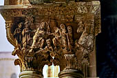 Monreale - Cattedrale di Santa Maria Nuova. Capitelli delle colonne binate del chiostro.