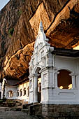 Dambulla cave temples 
