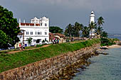 Galle - The white Meera Mosque and the  lighthouse (xx c) of Point Utrecht Bastion.