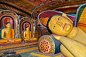 Mulkirigala cave temples - Third terrace. The Aluth Viharaya. Reclined Buddha statue.