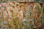 Polonnaruwa - Tivanka-patamaghara. Details of the 12th-century paintings.