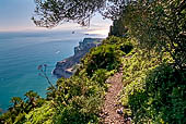 Gibilterra, i Mediterranean Steps. Sul promontorio in fondo si intravede il Trinity Lighthouse. 