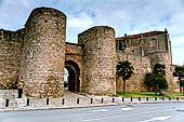Ronda, la Ciudad. Puerta del Almocbar. 