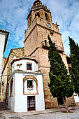 Ronda, la Ciudad. Iglesia de Santa Maria la Mayor. La torre campanaria innalzata sull'antico minareto.