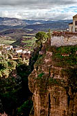 Ronda, Mirador de Aldehuela vista sul Tajo verso Est. Si intravede i ponte Viejo. 