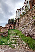 Ronda, la Ciudad. Puerta de la Exijara a ferro di cavallo, l'antica porta di ingresso alla Judaria. 