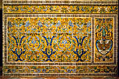 Seville Real Alcazar.ceramiche che ricoprono la parte inferiore del Salone di Carlo V, allinterno del Palazzo Gotico.