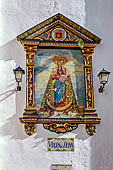 Vejer de la Frontera, Azulejo in Calle Nuestra sinora de Oliva ai piedi del campanile della chiesa del Divino Salvador. 