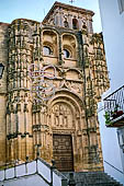 Arcos de la Frontera, Basilica de Santa Maria de la Asuncin, la facciata principale dal Callejn de las Monjas. 