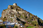 Zahara de la Sierra, sotto le rovine del castello sul Penon Rodado.