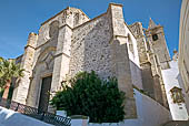 Vejer de la Frontera, la chiesa del divino Salvador nella Calle Nuestra sinora de Oliva prima di entrare dalla Puerta de la Segur. 