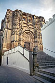 Arcos de la Frontera, Basilica de Santa Maria de la Asuncin, la facciata principale dal Callejn de las Monjas. 