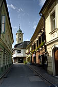 Austria, Carinzia. In bici da Feldkirken al lago di Ossiach. Il centro di Feldkirken con la Michaelikirche. 