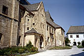 Austria Carinzia, Klagenfurth. Il duomo gotico di Maria Saal. Incastonati nei muri della chiesa si trovano numerosi bassorilievi che risalgono al periodo romano. 