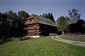 Austria Carinzia, Klagenfurth. Museo all'aperto delle case di campagna raccolte dalle varie valli carinziane e ricostruite.