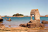 Costa di granito rosa. Il sentiero dei Doganieri. Oratorio di Saint-Guirec 