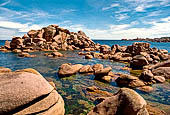 Costa di granito rosa. Ile Renote, la punta dell'isola. 