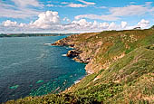 Penisola di Crozon, Finistère. La costa dal Forte dei Cappuccini guardando verso nord. 