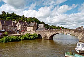 Dinan, Bretagna. Il Vieux Pont su La Rance. 