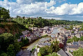 Dinan, Bretagna. La valle del fiume Rance vista dai Jardin Anglais. 