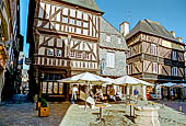 Dinan, Bretagna. La Place des Merciers. 
