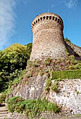 Dinan, Bretagna. Torre di Santa Caterina (XII sec) parte dei bastioni presso il vicino Jardin
Anglais. 
