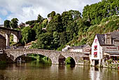 Dinan, Bretagna. Il Vieux Pont su La Rance. 