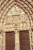 Parigi - Cattedrale di Notre Dame. Il portale della Vergine. 