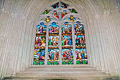 Quimper, la Cathdrale Saint-Corentin de Quimper, vetrata della cappella della passione nella navata.