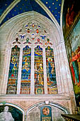Quimper, la Cathdrale Saint-Corentin de Quimper. Vetrata della cappella di Saint-Pierre nel coro.