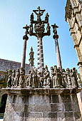 Il complesso parrocchiale, enclos, di Saint Thgonnec. Il calvario. 