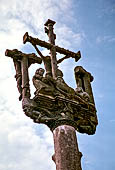 Il complesso parrocchiale, enclos, di Lampaul-Guimiliau. Il calvario.