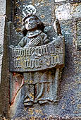 Il complesso parrocchiale, enclos, di Lampaul-Guimiliau. Chiesa di Notre-Dame, dettaglio del portico.
