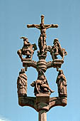 Il complesso parrocchiale, enclos, di S.te Marie du Mnez Hom (Crozon). Calvario lato occidentale. 