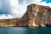 In battello per la grotta di Nettuno. Punta del Giglio. 