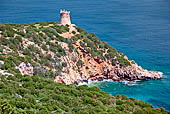 La Torre di Punta del Bollo, nei pressi di Capo Caccia, affacciata su Cala Dragunara. 