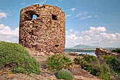 Baia di Porto Ferro: la Torre di Spagna, Torre Nigra. 