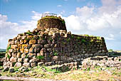 Torralba. Nuraghe di Santu Antine: particolare dell'angolo ovest e lato meridionale del bastione. 