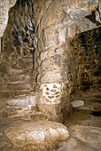Torralba. Nuraghe di Santu Antine: scala elicoidale che sale in cima al mastio.