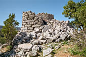 Supramonte. Il nuraghe Mereu. 